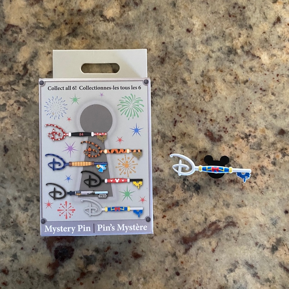 Disney Mystery Key Pin - Donald Duck